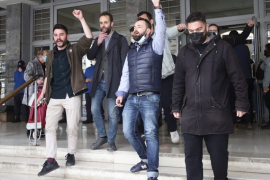 Ελεύθεροι οι απεργοί με τακτική δικάσιμο