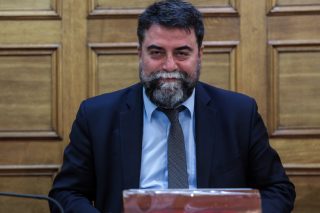 Σφυροκοπήθηκε στη Βουλή το νομοσχέδιο για τον ΟΑΕΔ