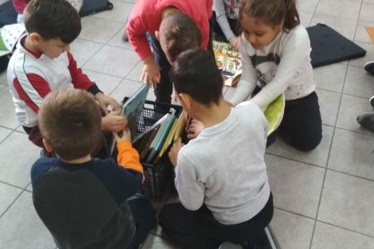 Παιδική Λέσχη Ανάγνωσης με «Παραμύθια της Σμύρνης» στις δημοτικές βιβλιοθήκες Νίκαιας – Αγ.Ι. Ρέντη