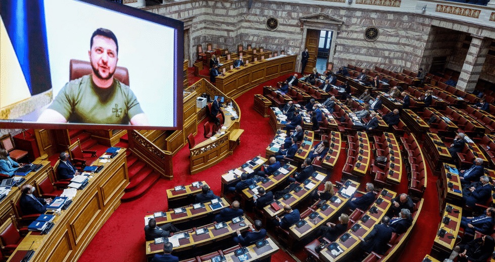 Τρία ναι, δύο όχι στον Ζελένσκι