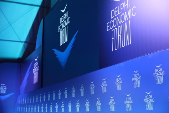 Εφτάψυχοι αυτοί οι άτιμοι λαϊκιστές!