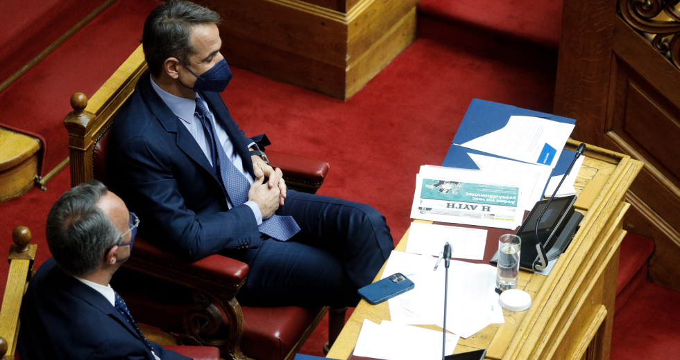 Βλέποντας τις κρίσεις να περνούν