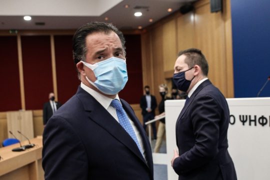 «Ουδέν πρόβλημα» με Άδωνη και Πέτσα λέει η κυβέρνηση