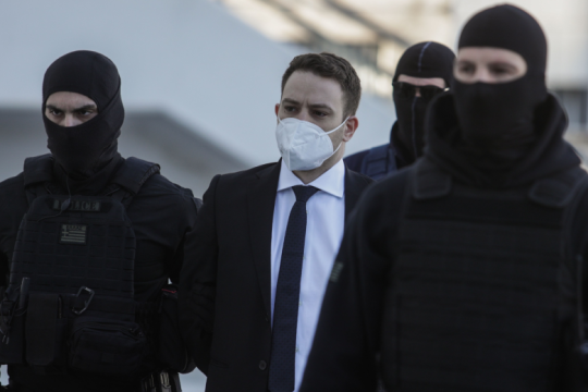 Φίλη της Καρολάιν εκθέτει τον Αναγνωστόπουλο, ο οποίος αμφισβητεί την ψυχολόγο