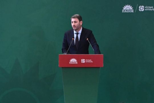 «Πλαφόν στη λιανική τιμή του ηλεκτρικού ρεύματος αύριο κιόλας»