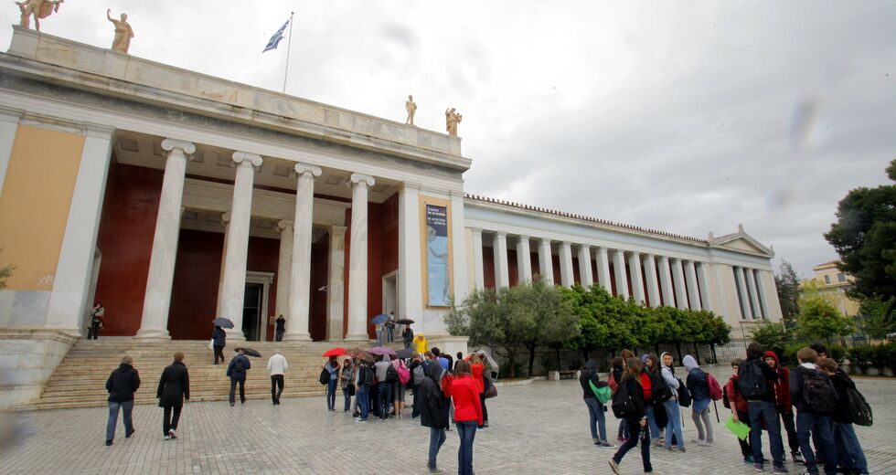 Ολοι μαζί κι ο Λοβέρδος χώρια