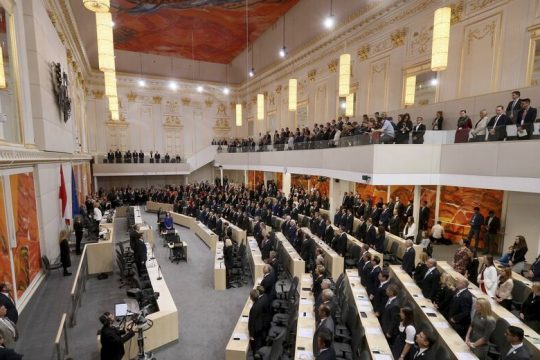 «Νάιν» στην ομιλία Ζελένσκι, διότι «δεν συνάδει με την αυστριακή ουδετερότητα»
