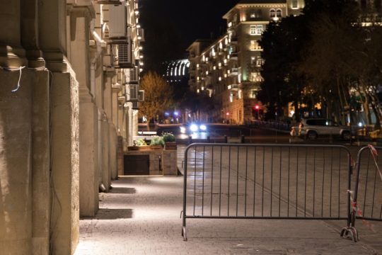 ΥΠΕΞ: Στο Μπακού του Αζερμπαϊτζάν μεταφέρεται η ελληνική πρεσβεία της Τεχεράνης