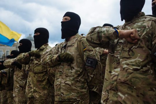 Ρωσική προπαγάνδα για την ουκρανική πρεσβεία ότι το τάγμα Αζόφ είναι παραστρατιωτική μονάδα