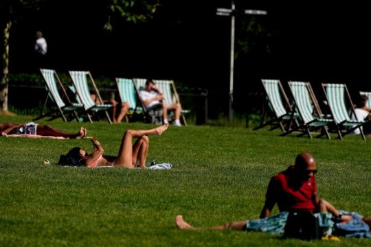 Η Βρετανία ζει την πιο ζεστή ημέρα του χρόνου