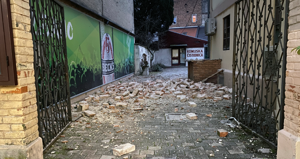 Ισχυρός σεισμός με μία νεκρή, τραυματίες και ζημιές στη Βοσνία