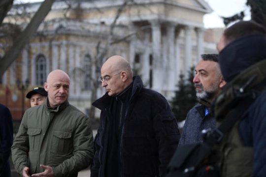 Δένδιας: Ζητάμε από τη Χάγη να ερευνήσει εγκλήματα πολέμου στη Μαριούπολη