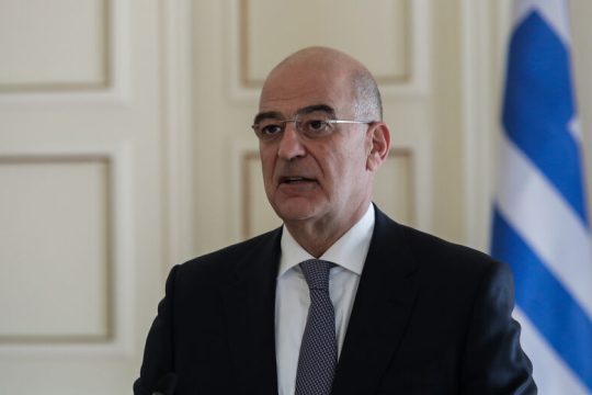 Επιστολή Δένδια στη Χάγη για τα εγκλήματα πολέμου στη Μαριούπολη