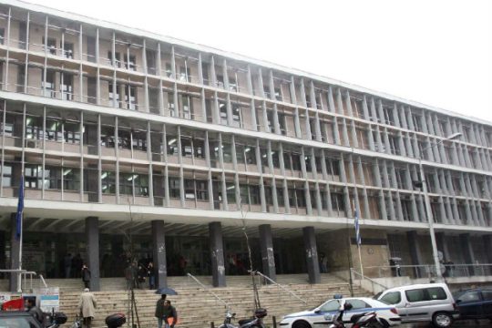 Θεσσαλονίκη: Ποινή φυλάκισης 25 ετών για πατέρα που βίαζε ανήλικες φίλες της κόρης του