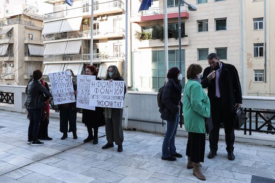 Δίκη Τοπαλούδη: μέχρι και η έδρα αντέδρασε με τη στάση του πατέρα του κατηγορουμένου