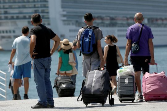 «Εκτοξεύτηκε» η επιβατική κίνηση στα λιμάνια το Πάσχα συγκριτικά με το 2021