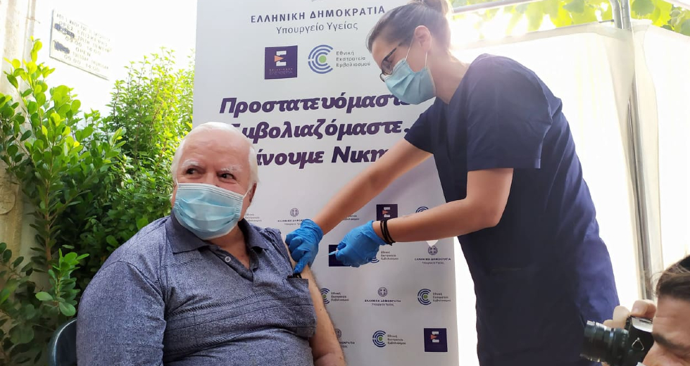 Ανοίγει αύριο η πλατφόρμα για εμβολιασμό των πολιτών 70-79 ετών με την τέταρτη δόση
