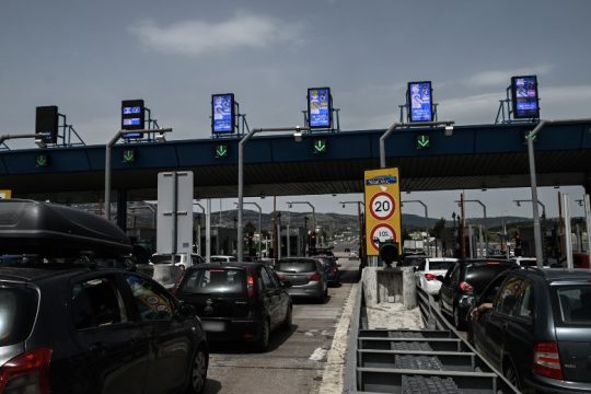 Επιστροφή των εκδρομέων με αυξημένη κίνηση στην Αθηνών-Κορίνθου