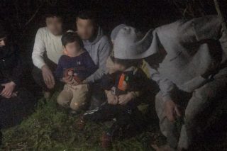 Τριάντα Σύροι εγκαταλειμμένοι σε νησίδα του Έβρου ζητούν βοήθεια
