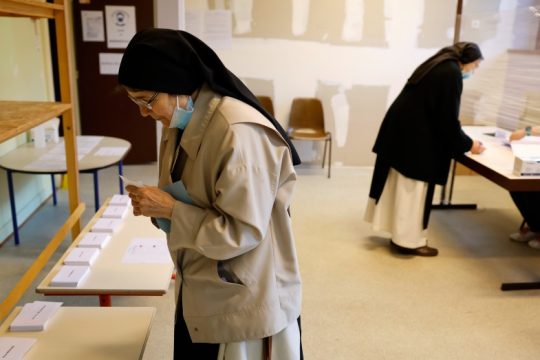 Μικρότερη συμμετοχή στις προεδρικές της Γαλλίας σε σχέση με το 2017