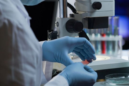 Ηράκλειο: Μεγάλες ζημιές στο εργαστήριο Τοξικολογίας λόγω εισροής υδάτων