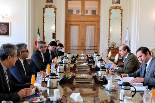 Ιρανικές κυρώσεις κατά 15 Αμερικανών λόγω καθυστερήσεων στις συνομιλίες