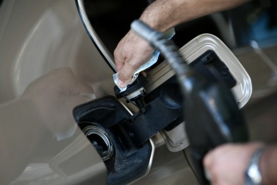 Οι πρατηριούχοι ζητούν παράταση της επιδότησης του πετρελαίου κίνησης