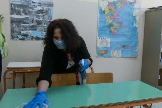 Ευρω-δικαίωση για σχολικές καθαρίστριες
