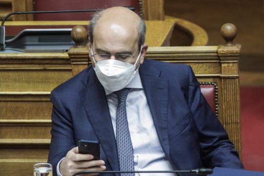 Πέρασε με τις ψήφους της Ν.Δ. το ν/σ Χατζηδάκη, 190 ψήφοι στις fast track συντάξεις
