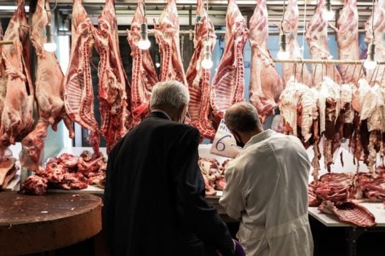 Νέες εξωφρενικές ανατιμήσεις σε βασικά είδη διατροφής