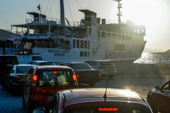 Ξεκίνησε η έξοδος των εκδρομέων για το Πάσχα – Τα μέτρα της Τροχαίας