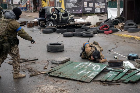 Παγκόσμια κατακραυγή για τη σφαγή στη Μπούτσα – Τι απαντά η Μόσχα