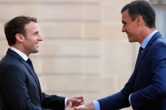 Μακρόν στηρίζουν Σολτς, Σάντσεθ και Κόστα