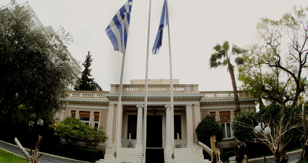 Έρευνα Prorata: Ο φόβος για την επιβίωση βουλιάζει την κυβέρνηση
