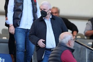 Στην Αθήνα ο Αλμέιδα, μιλάει με Μελισσανίδη