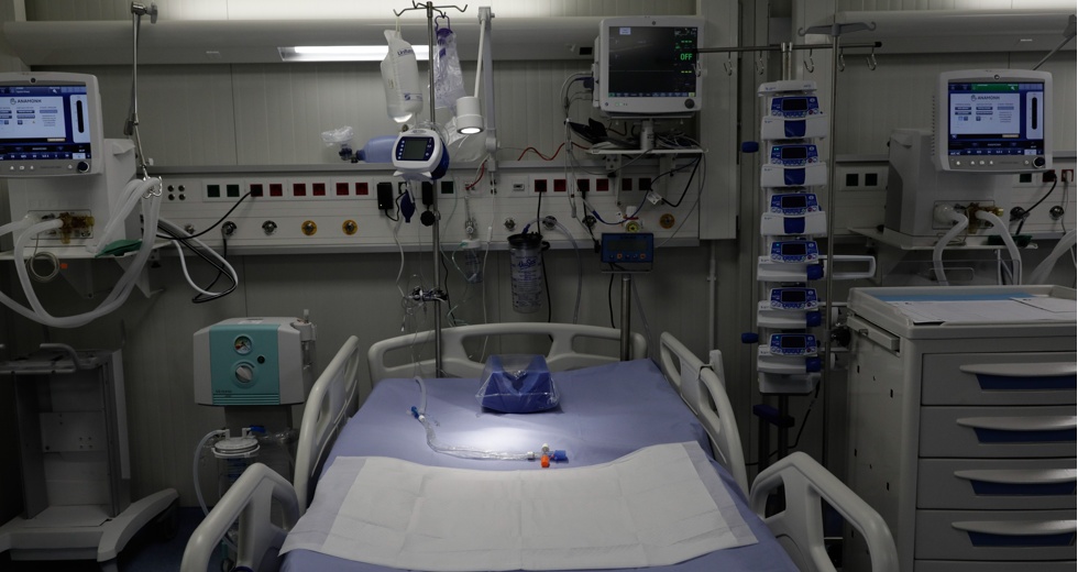 Υποχωρούν τα κρούσματα, αυξάνονται οι θάνατοι από κορονοϊό