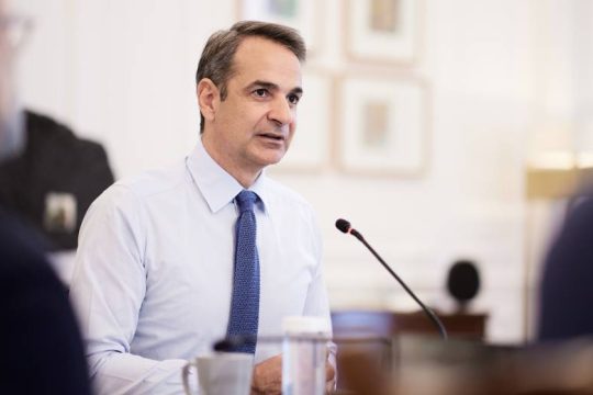 Καθυστερήσεις παίζει ο πρωθυπουργός και παραπέμπει στην ΕΕ για μέτρα κατά της ακρίβειας