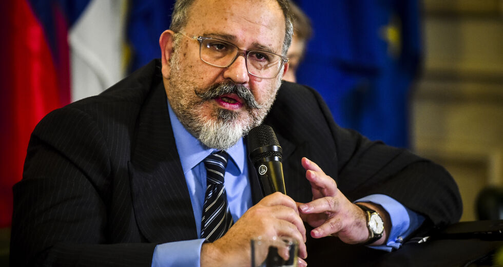 Ανεξήγητη η απομάκρυνση Ξυδάκη από τον «105,5 Στο Κόκκινο»
