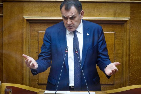 Ο Νίκος Παναγιωτόπουλος διαβεβαιώνει ότι η Ελλάδα δεν θα στείλει όπλα στην Ουκρανία
