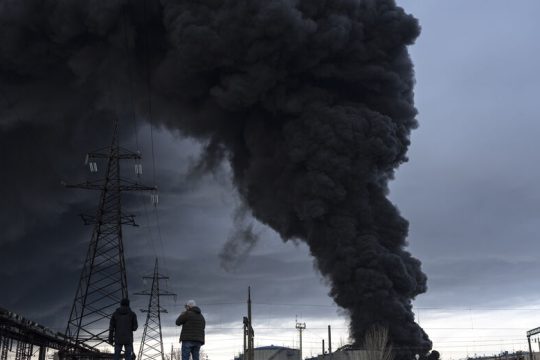 Ενας μήνας πολέμου: χαμένοι Ανατολή και Δύση;