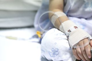 Τα πιθανά αίτια της oξείας ηπατίτιδας που «χτυπά» νήπια
