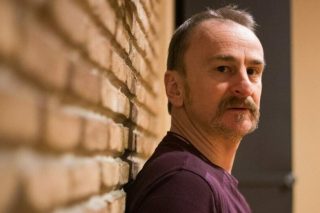 Δύο παραστάσεις σαν άγριες παρτίδες στη σκακιέρα ενός τρομαχτικού κόσμου