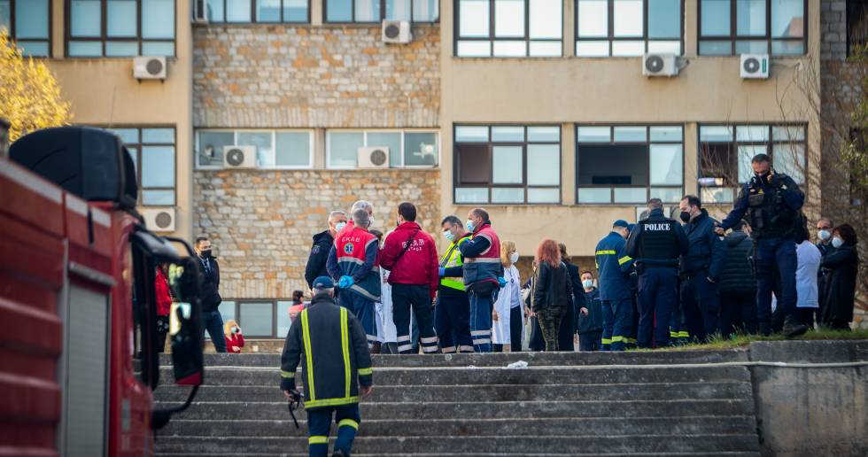 Ένας νεκρός από πυρκαγιά στο «Παπανικολάου» της Θεσσαλονίκης