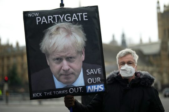 «Καμπάνα» και στον Τζόνσον για την υπόθεση «Partygate»