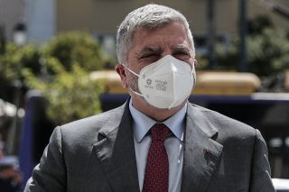 Πεσκέσι αμνοερίφια… στον Πατούλη από εταιρείες στις οποίες ανέθεσε απευθείας έργα