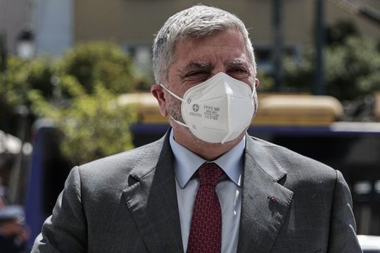 Πεσκέσι αμνοερίφια… στον Πατούλη από εταιρείες στις οποίες ανέθεσε απευθείας έργα