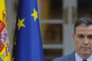 Ενας «Δον Κιχώτης» που εκθέτει την Ε.Ε.