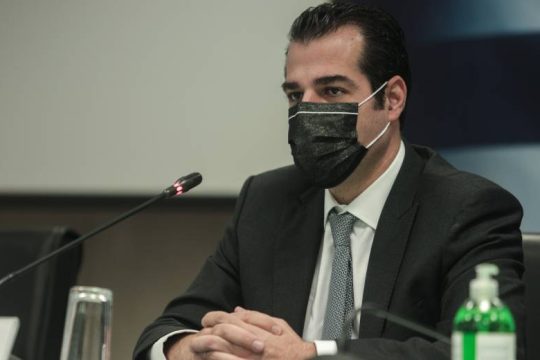 «Θερμή» υποδοχή στον Πλεύρη στο Θριάσιο Νοσοκομείο