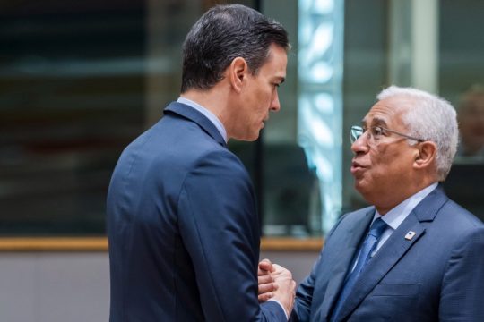 «Πράσινο» από την Ε.Ε. στο σχέδιο Ισπανίας-Πορτογαλίας για μείωση των λογαριασμών ρεύματος