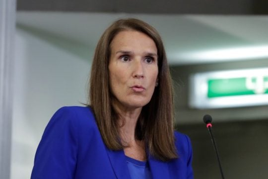 Η Βελγίδα υπ.Εξ. αποσύρεται προσωρινά λόγω σοβαρής ασθένειας του συζύγου της